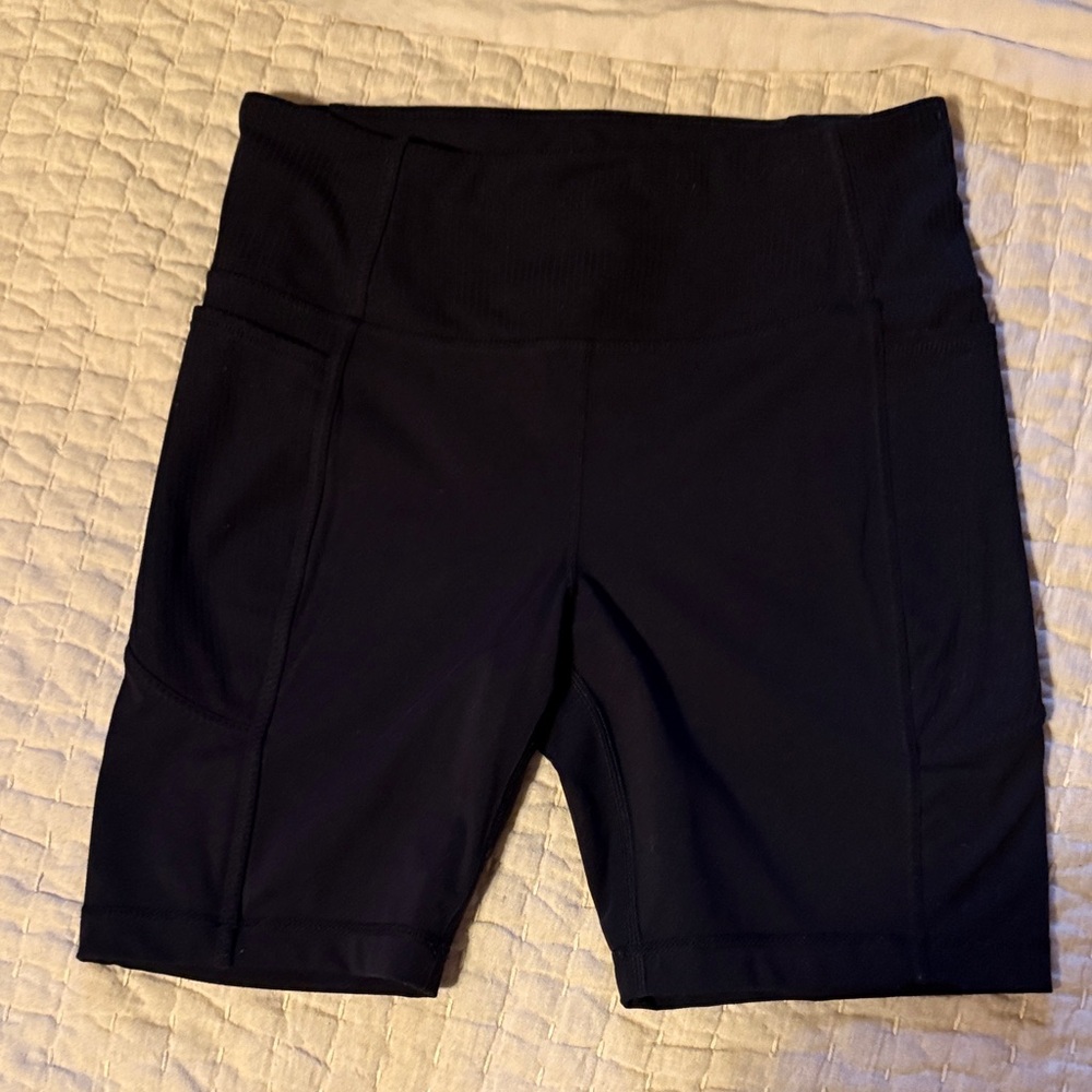 Mondetta Black High-Rise Bike Shorts with Side Pockets